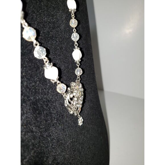 A Statement Necklace Costume Jewelry AB Rhinestones And Beads Victorian Inspired - Picture 9 of 11
